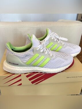 Adidas Ultraboost 5.0 DNA Women’s 7 Glow In The Dark G58760 White Neon